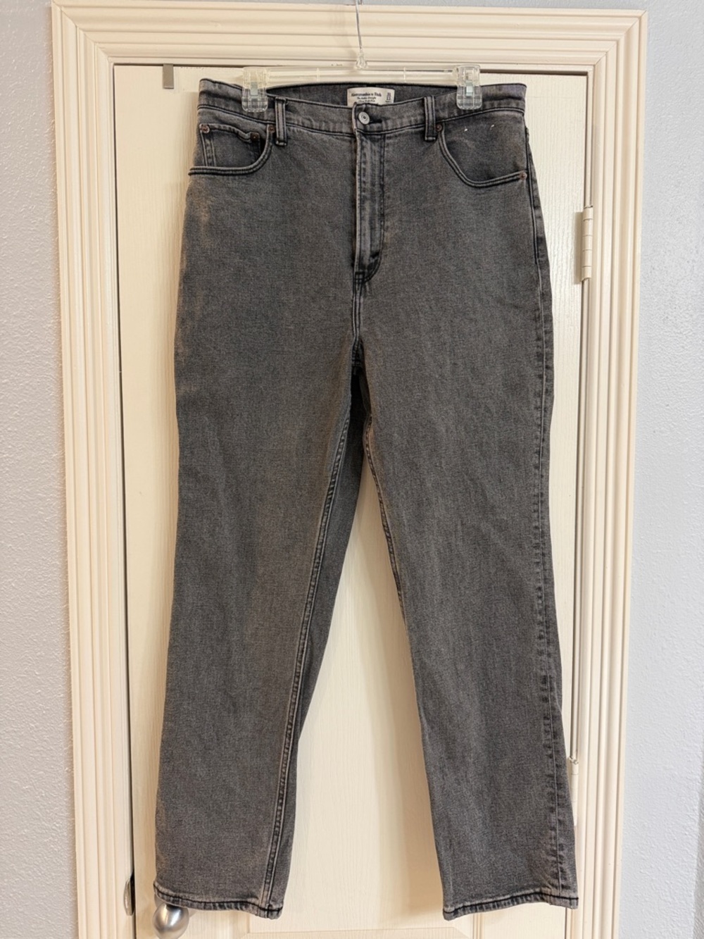 Abercrombie & Fitch The Ankle Straight Ultra High Rise Jean